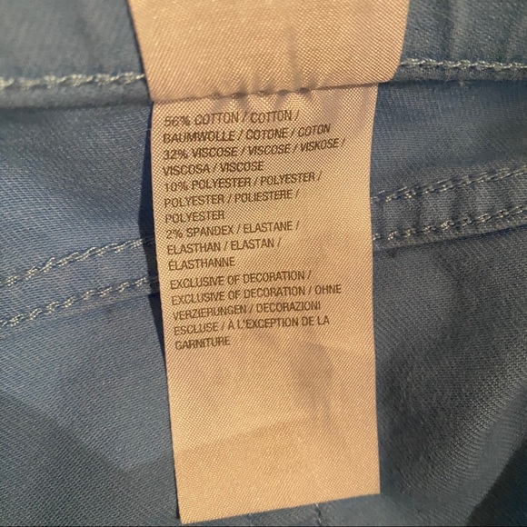 Susan Graver Stretch Twill Pull-on Capri Pants - Picture 5 of 8